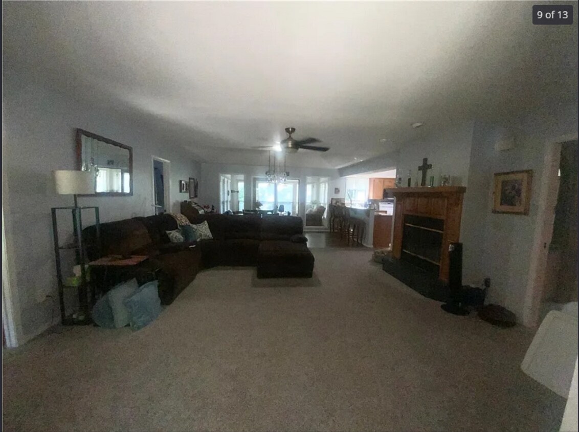 Foto del edificio - 12 Sunderland Dr