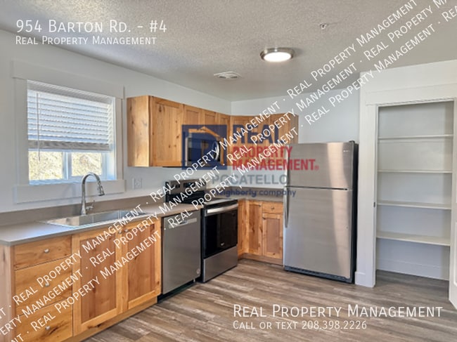 Building Photo - 954 Barton Rd