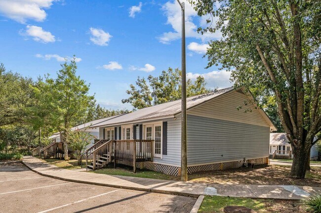 Foto del edificio - 2206 Magnolia Cir