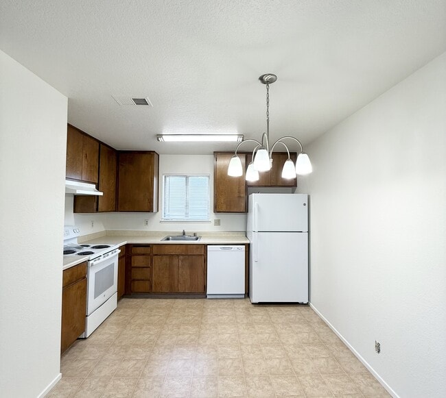 Foto del edificio - 200 Northwoods Ave