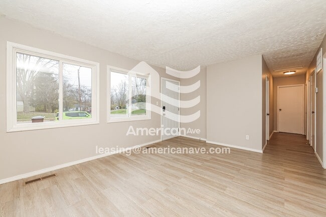 Building Photo - 1385 Guenther Rd