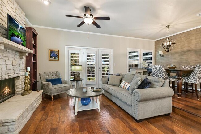 Foto del edificio - 2201 Lakeway Blvd