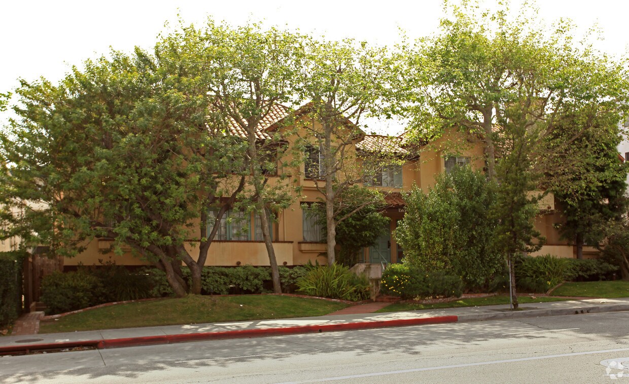 Building Photo - 1565 S Bundy Dr