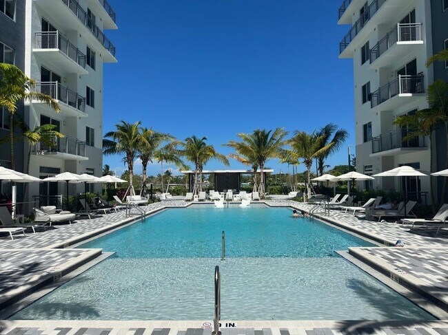 Foto del edificio - 3791 Collinwood Ln