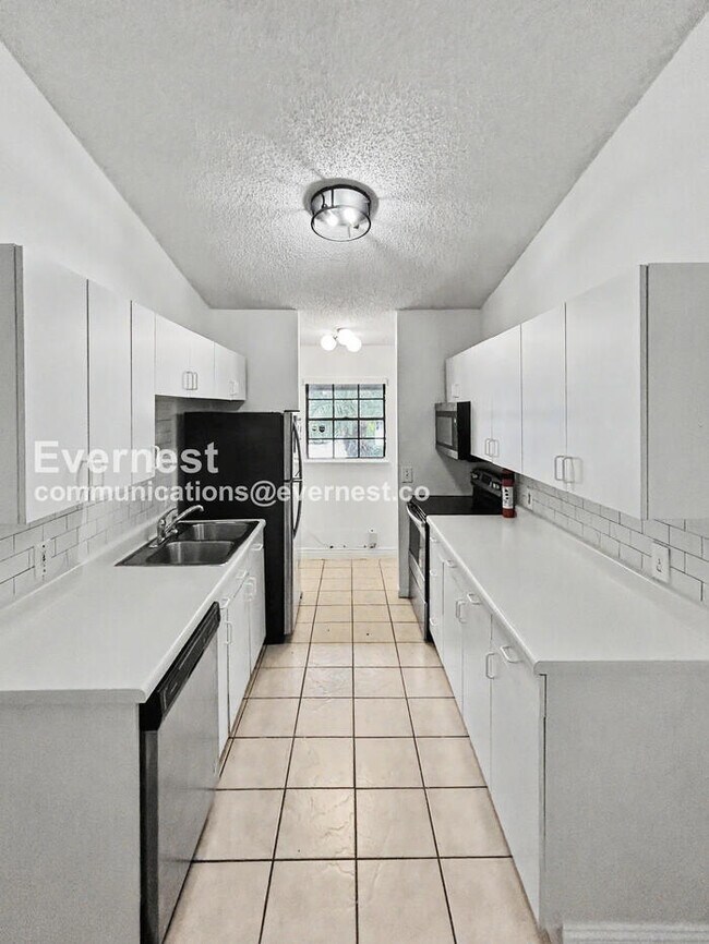 Foto del edificio - 3436 Sunrise Villas Ct N