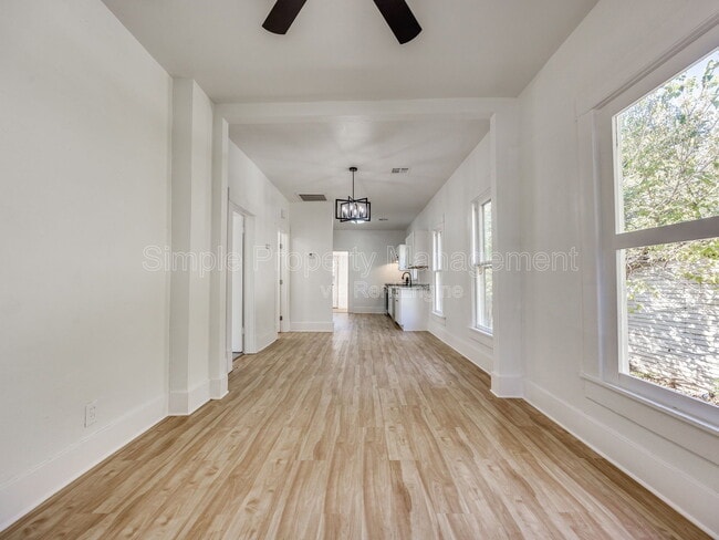 Building Photo - 811 W Wade St