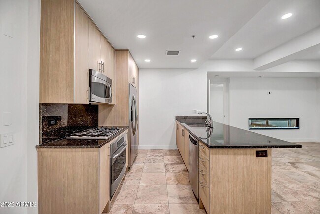 Foto del edificio - 7121 E Rancho Vista Dr