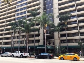 Building Photo - 600 W 9th St