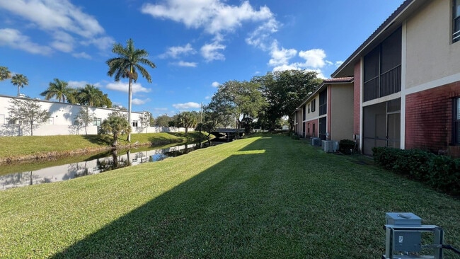 Foto del edificio - 9621 NW 4th St
