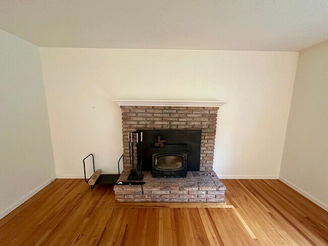 Foto del edificio - Spacious 4 Bedroom House on Banner Lava Cap Rd