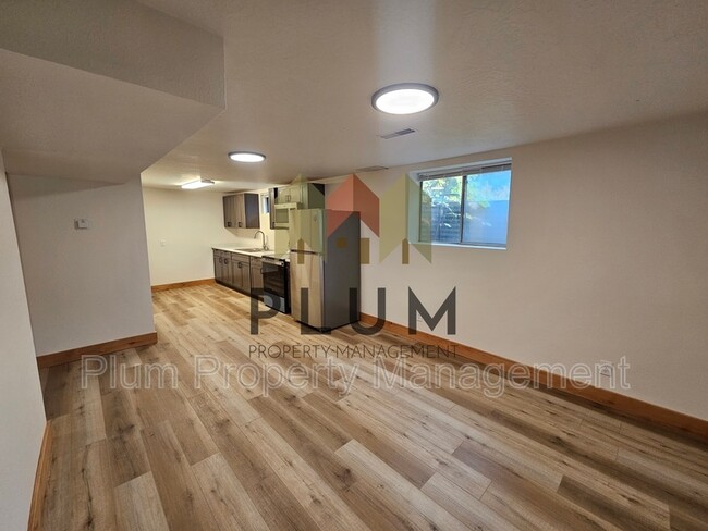 Building Photo - 1909 S 14th St W