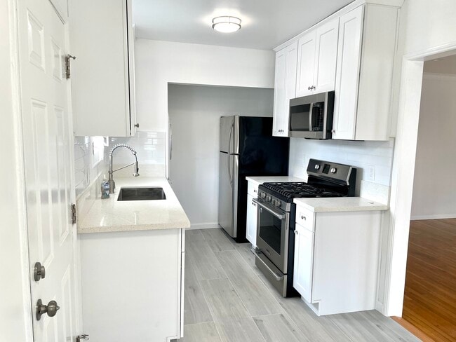 Kitchen #2 - 3412 Pearl St