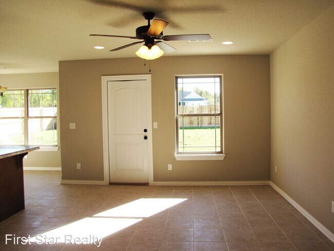 Building Photo - 3 br, 2 bath House - 721 Madison Drive