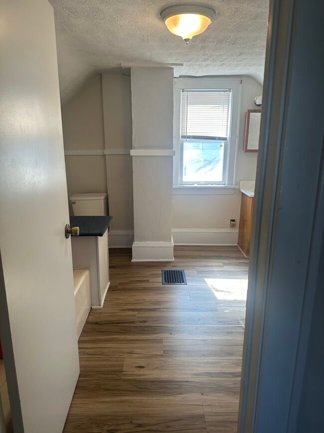 Building Photo - 134 Norwood St