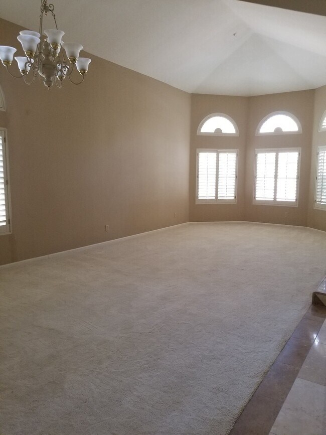 Building Photo - GORGEOUS Over 3500 SQFT 5 BED 4 BATH HOME in Scottsdale