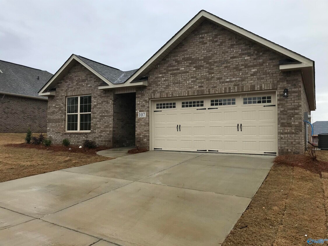 Foto principal - 107 Fern Valley Ct NW