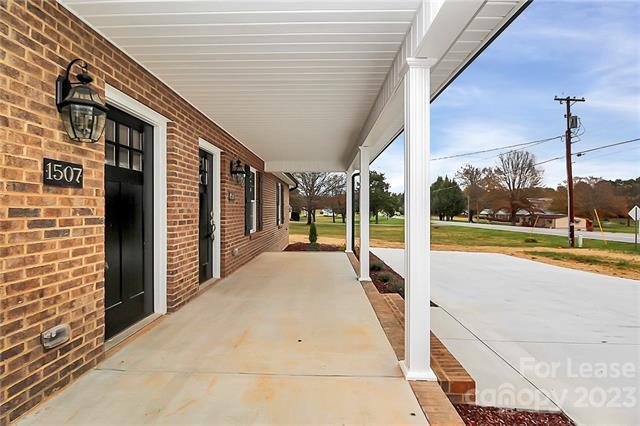 Building Photo - 1501 Startown Rd