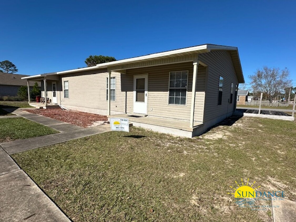 Primary Photo - Great 2 Bedroom 1 bath Duplex in Navarre!