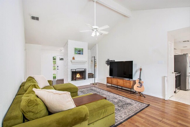 Foto del edificio - 17223 Fife Ln