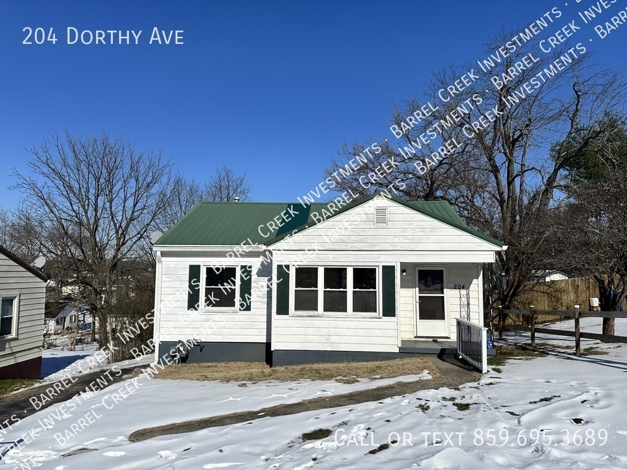 Primary Photo - Spacious 2-Bedroom, 1-Bath Home with Great...