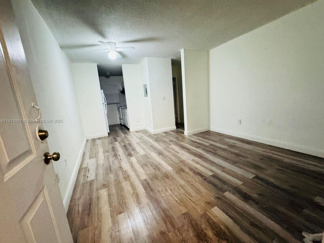 Foto principal - 932 NW 5th St
