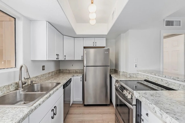 Foto del edificio - 1025 E Highland Ave