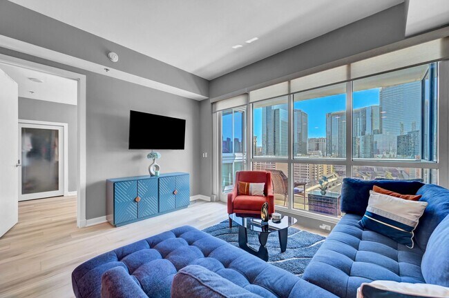 Foto del edificio - Fully Furnished 2 Bedroom 2 Bath High Rise with Strip Views