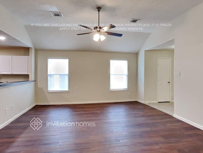 Building Photo - 8563 Chaletford Dr