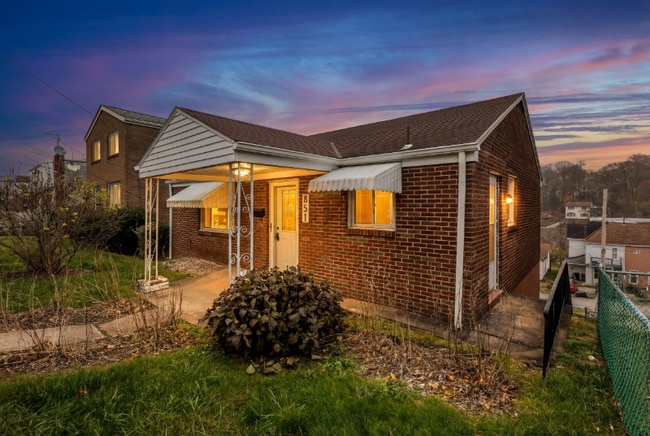 Building Photo - 851 Florence Ave