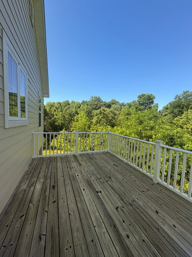 Building Photo - 330 Hemlock Cir