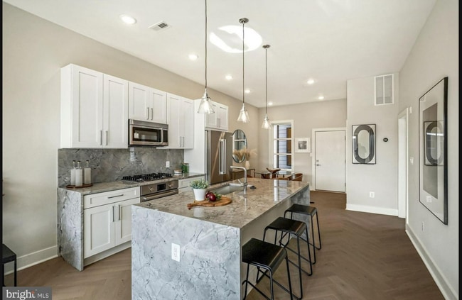 Foto del edificio - 1214 Madison St NW