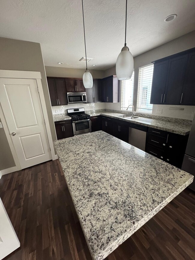 Foto del edificio - 4935 W Daybreak Pkwy