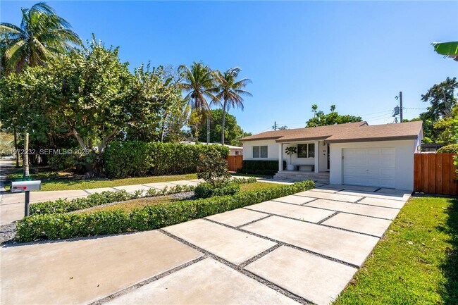 Building Photo - 6376 SW 20th St