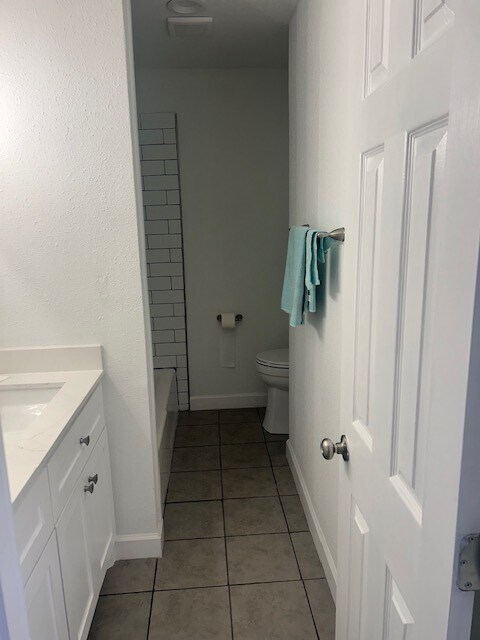 Building Photo - 5803 Yorkwood St