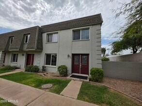 Building Photo - 8407 E Chaparral Rd