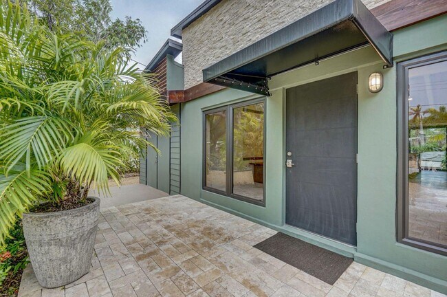 Building Photo - 1524 SW 18th Terrace