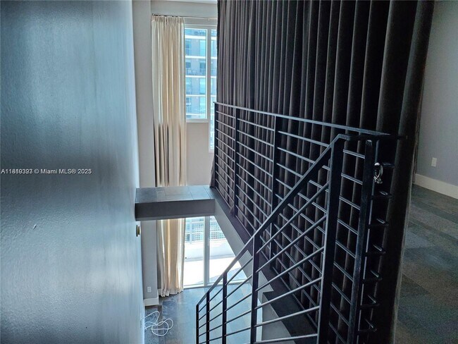 Foto del edificio - 60 SW 13th St