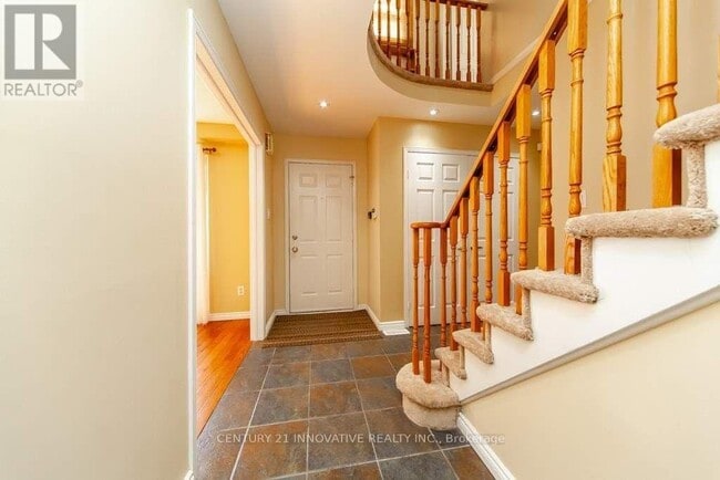 Building Photo - 16 Long Dr