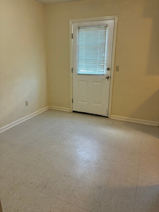 Building Photo - 1009 Merrick Dr