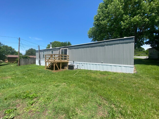 Building Photo - 1705 Creason Drive; Maryville TN  37801