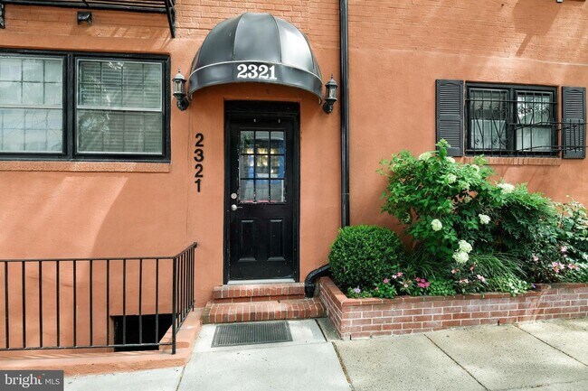 Building Photo - 2321 Sansom St