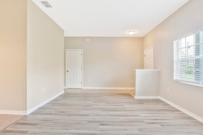 Building Photo - 523 Nogales Ct