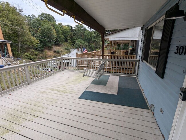 Photo - COMING SOON 2 Bedroom 1.5 Bathroom Single ... House