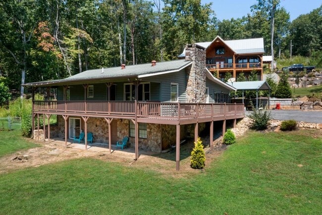 Building Photo - 568 Prince Dr