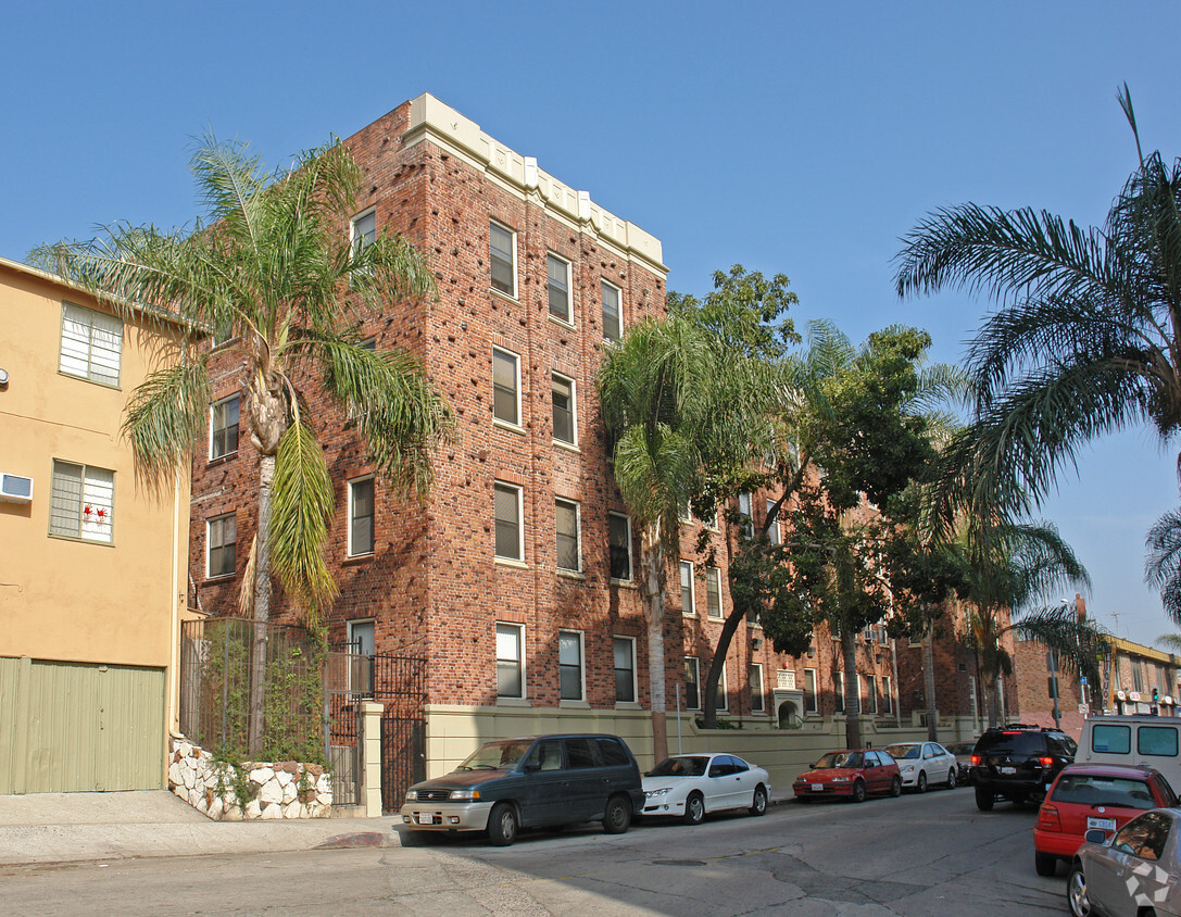 Building Photo - Wilcox Apartments