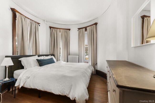 Foto del edificio - 16 Bedford Rd