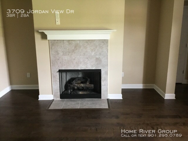 Building Photo - 3709 Jordan View Dr