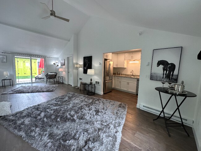 Foto del edificio - 1 Close-In, New York Style Studio w/Private Yard