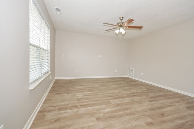 Foto del edificio - 2338 Ashton Ln