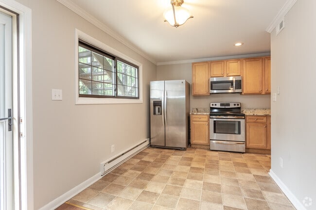 2BR, 1BA - Unit C - Dining Area - 1422 Scales St